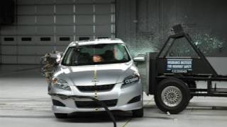 2009 Toyota Matrix side IIHS crash test