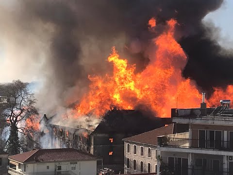 Φωτιά σε καπναποθήκη στην οδό Αναξάρχου