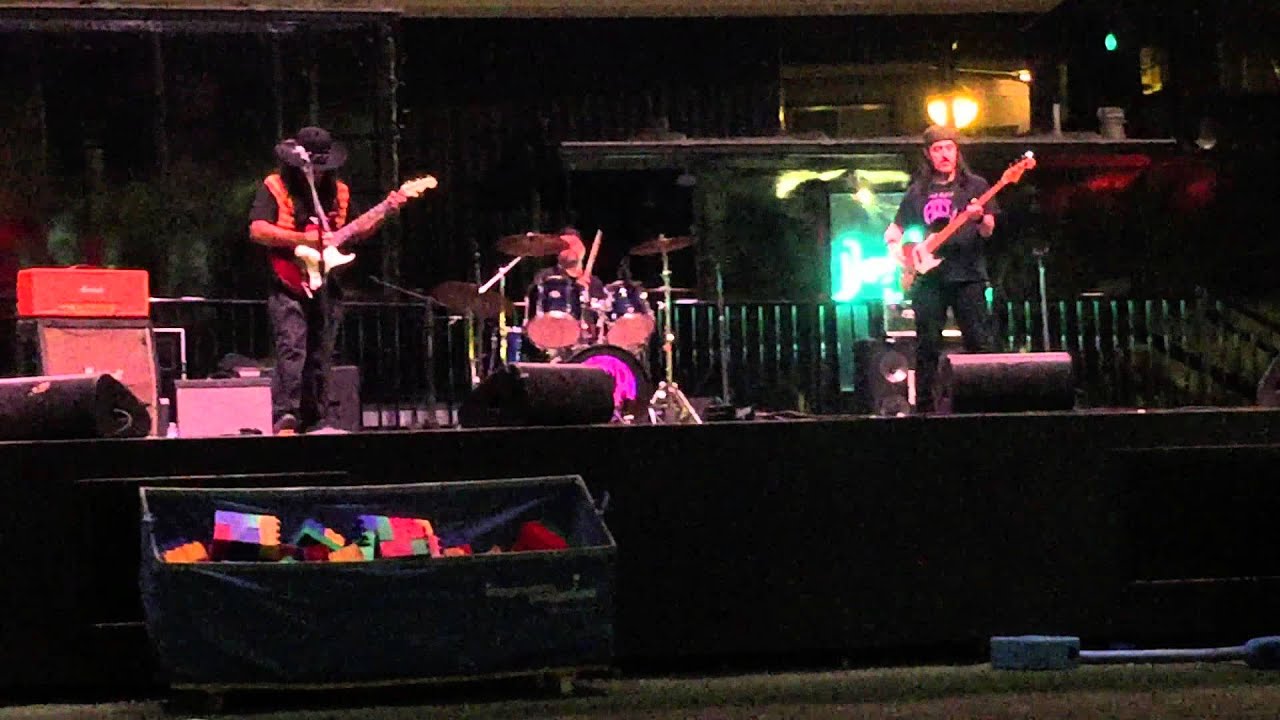 A Slight Return at Container Park