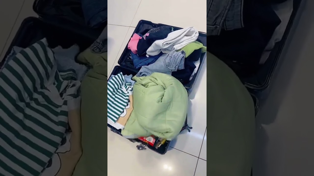 High-capacity double-layer wet separation travelling bag