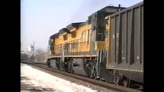 Goodbye C&NW Gurnee IL 1995
We see the C&NW Railroad shortly before the takeover by the Union Pacific in Gurnee, Illinois. A very long mixed C&NW freight with SD40-2s and GE C40-8s heads SB on the New Line subdivision. Many freight cars are lettered for C&NW. Shortly thereafter, a waiting NB C&NW freight with Wisconsin Electric Powder River coal moves out to the main, pulled by new C40-8s. Goodbye C&NW Gurnee IL 1995