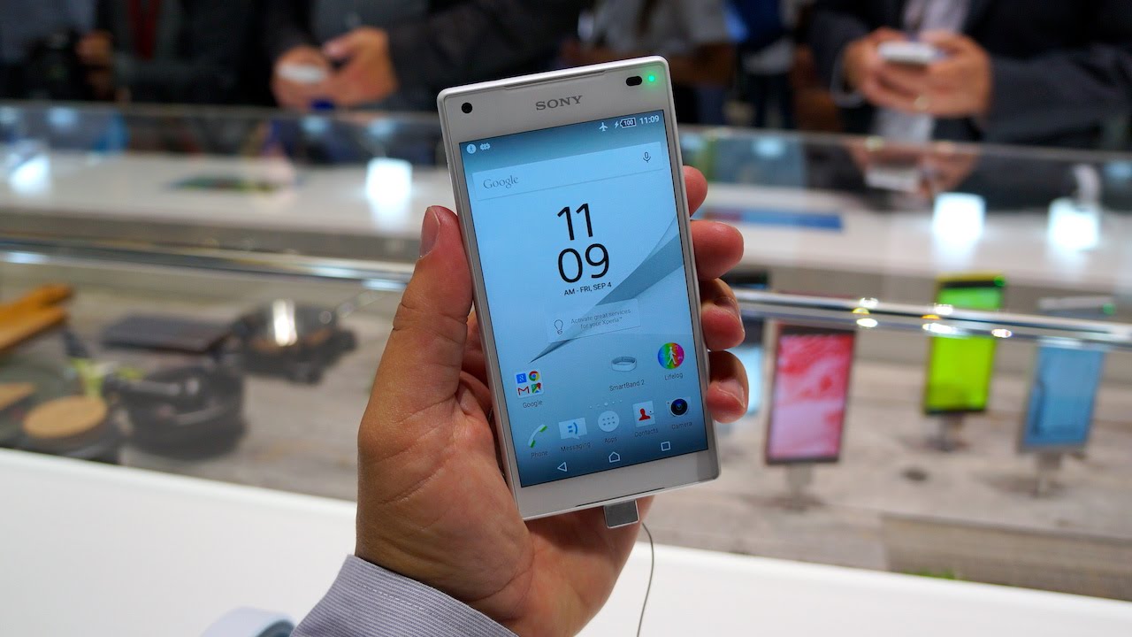 Sony z5 compact купить. Sony z5 Compact. Sony Xperia z5 Compact. Sony z5 Compact White. Sony Xperia z5 White.