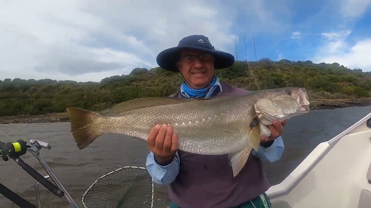 The Outdoor Man catching Mulloway with Georgie The Greek
