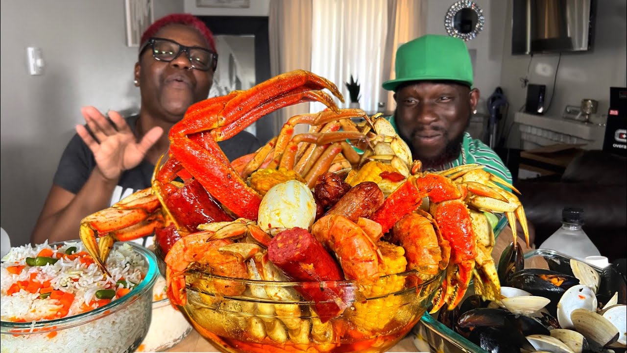 WE ARE MOVING SOON..| SEAFOOD BOIL| CRAB LEGS, SHRIMP, POTATOES, EGGS, SAUSAGE, |MUKBANG EATING SHOW