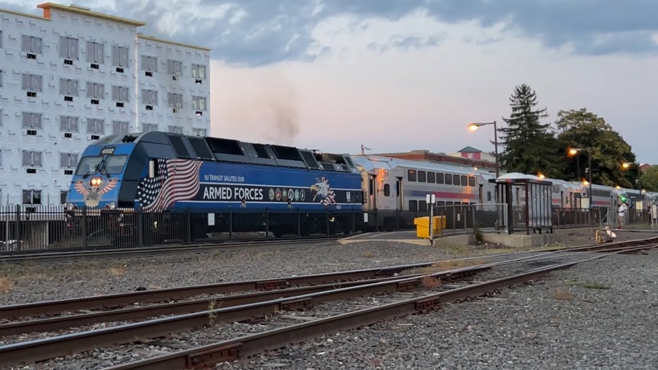 Amazing Horn Action On The Raritan Valley Line with 4514 & 4502