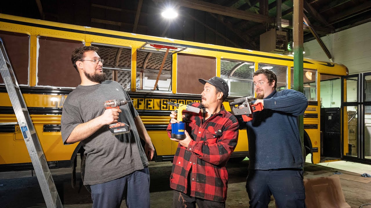 Я нашёл самую тонкую изоляцию для вашего автобуса или фургона!!! - SKOOLIE BUILD WEEK