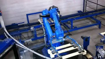 Robot pallet assembly