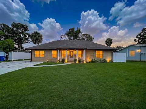 7706 W Elm St, Tampa, FL home video tour