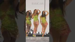 GIRL LIKE ME! 🌴 🔥 La energía de Shakira en la playa #Shakira #Shorts