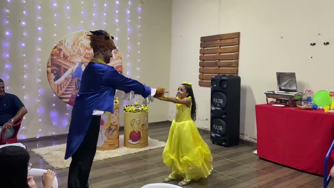 Dançando Bela e a Fera Milena Paulino