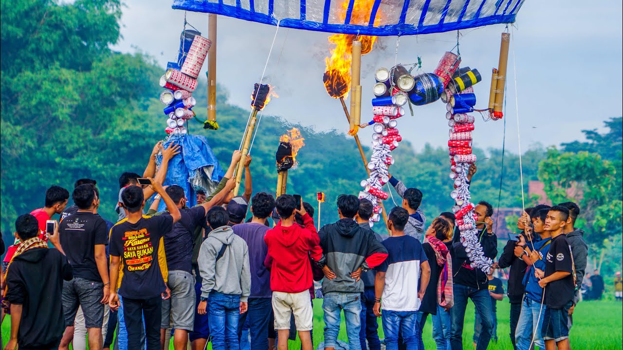 Balon Kyai Tower 40M Dalam Rangka Ngentekne Duet RECEH Tradisi Balon Liaran Ponorogo 2021