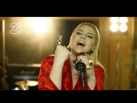 להיות זמרת קליפ 