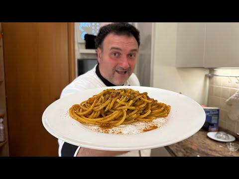 Spaghetti a Muzzo (Pantry Pasta with Anchovies and Fennel)