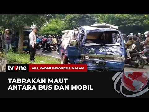 Adu Banteng Bus vs Mobil, Sopir Alami Luka Berat | AKIM tvOne