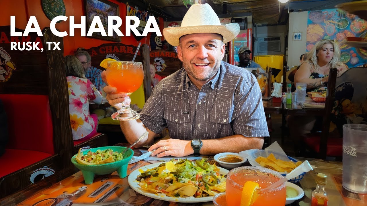 Внутри самого колоритного мексиканского ресторана!