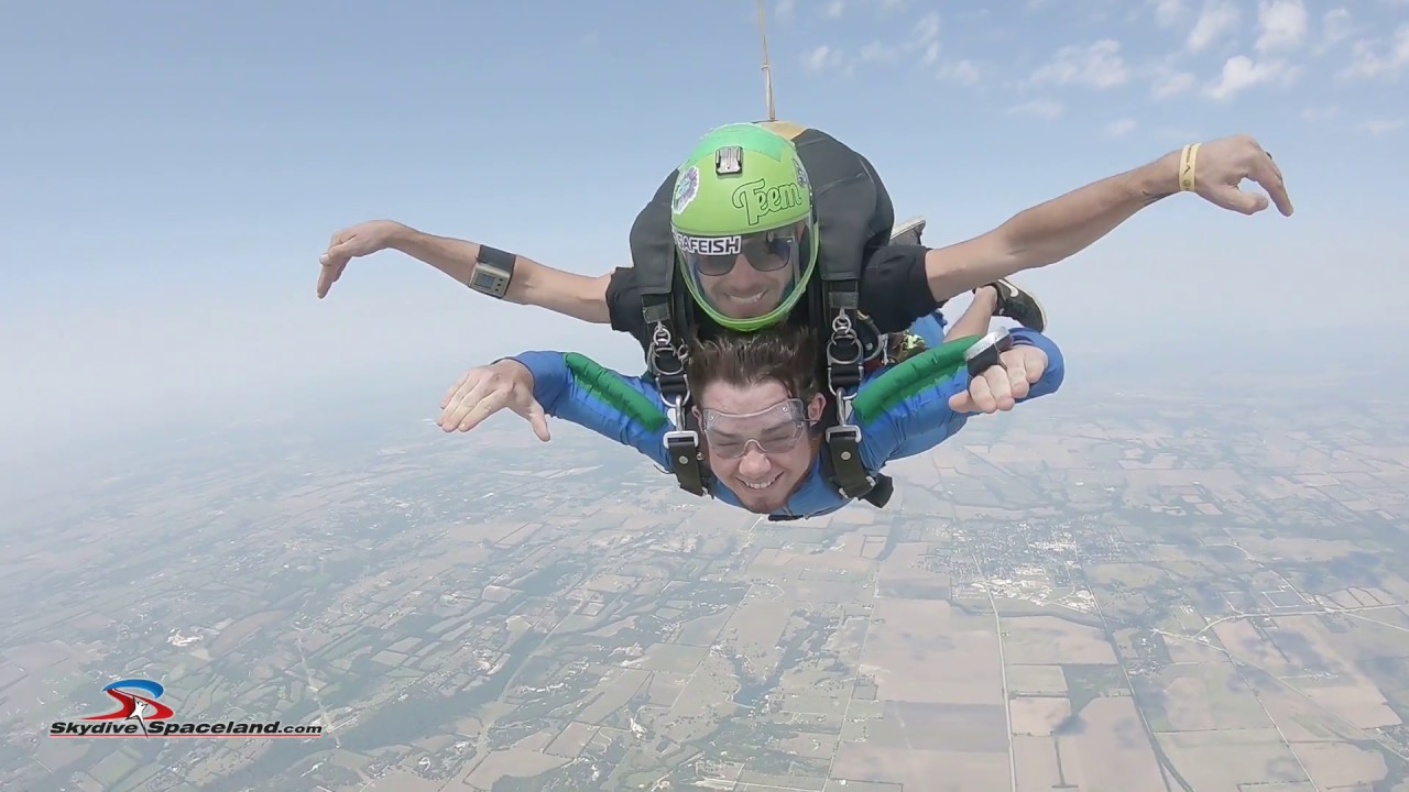 My first skydive at Skydive Spaceland Dallas - YouTube