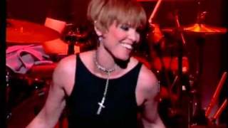 Video thumbnail of "[14] Pat Benatar - Hit Me With Your Best Shot - Live 2001"