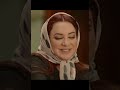 بعدها صغيرة وعم يحاكيها هيك الكندوش 
