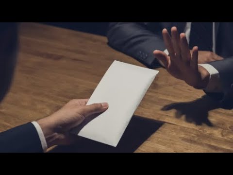 كيفية الإبلاغ عن المخالفات المالية والإدارية في أبوظبي
