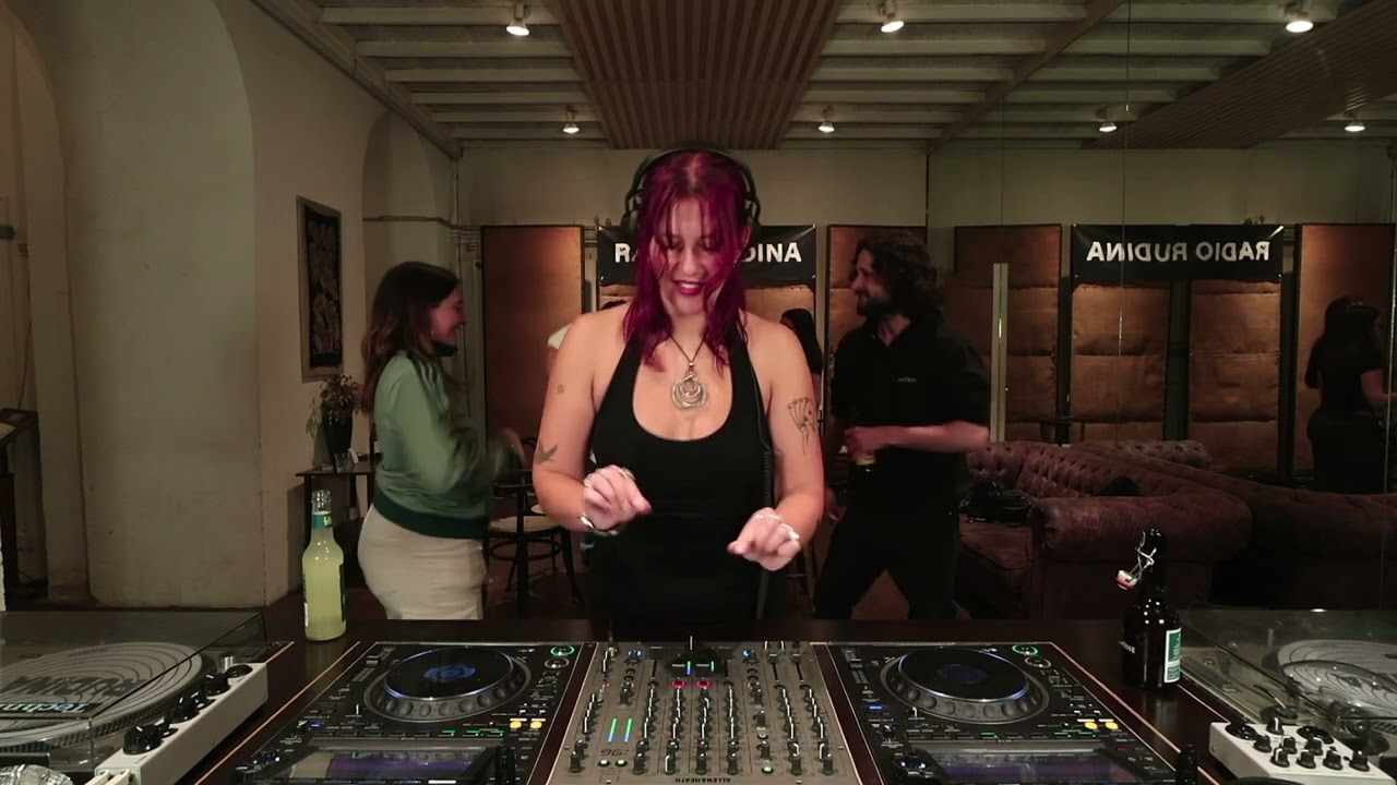 Annemalie - Nonchalance Music | Radio Rudina