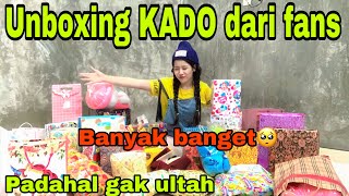 UNBOXING KADO PAS PULANG KAMPUNG KEMARIN - banyak bangett