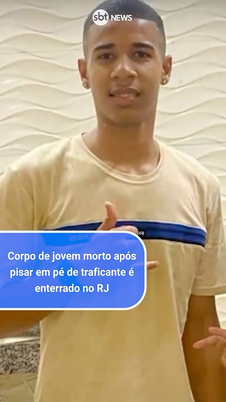 Corpo de jovem que foi morto após pisar em pé de traficante é enterrado no RJ
