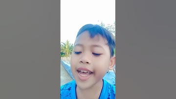 تلاوة خاشعة بصوت طفل صغير تهز القلوب 💫