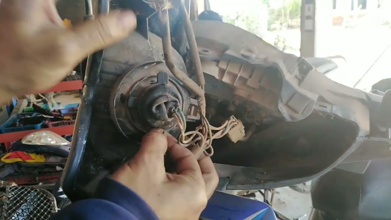 เปลี่ยนหลอดไฟตา​ เวฟ110i​ ไฟต่ำไม่ออก​ มีแต่ไฟสูง