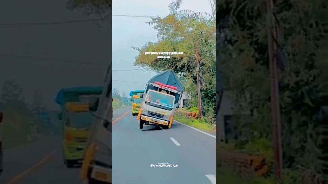 truk cabe stut hampir crash😱😱😱