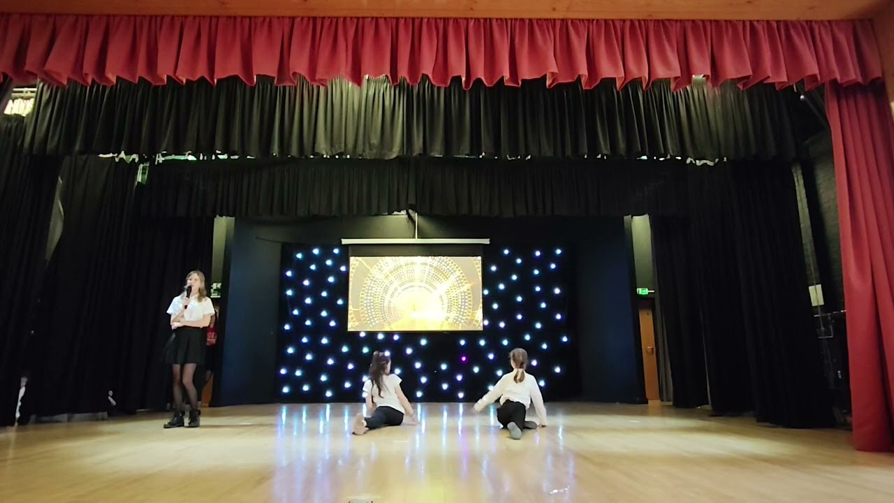 Лора, четвърти клас - Песен 