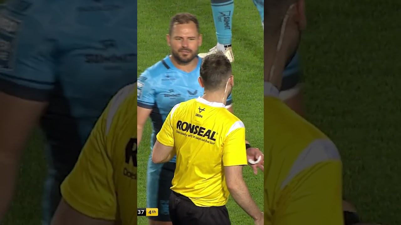 Rugby referees have a sense of humour 🤣