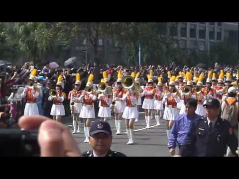 迪士尼踩街遊行.MPG