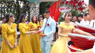 Đám Cưới Cô Dâu Trẻ Miền Quê Hiền Xinh Xắn Có Răng Khểnh Cười Duyên Rất Dễ Thương,  Cưng Hết Biết