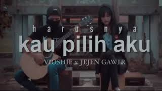 Harusnya Kau Pilih Aku Lirik (Terry Shahab) Cover Vioshie