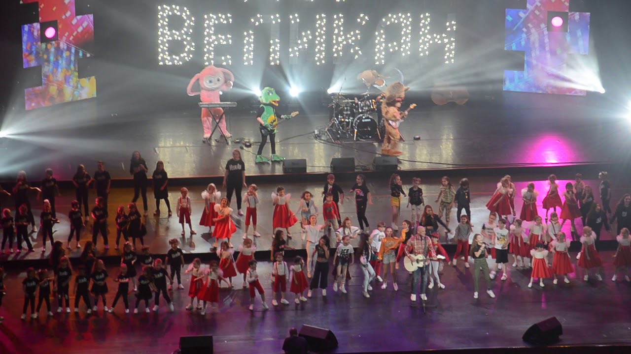 Робот бронислав детский хор «великан». Песня ай будет круто. Ай будет круто. Ай будет круто. Детский хор великан.