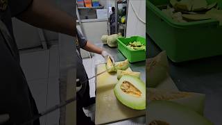 Cara Mudah Kupas Buah Melon #food #buah #fyp