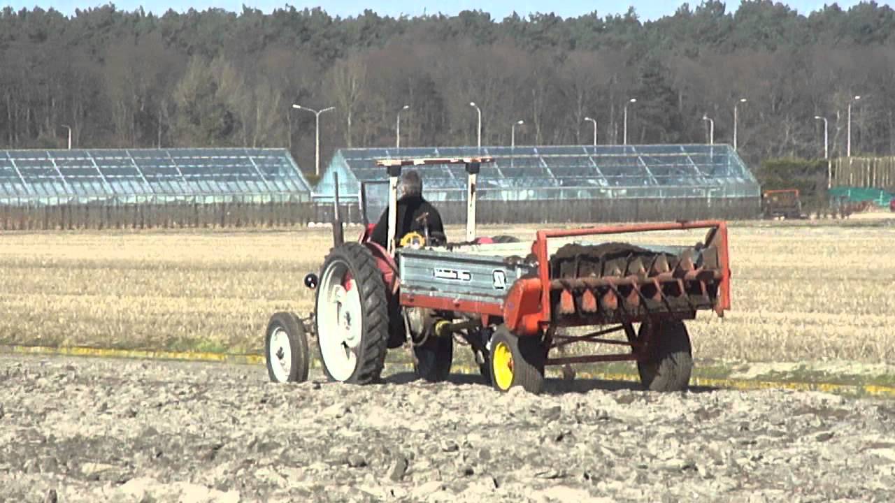 massey ferguson 35x met  schuitemaker meststrooier