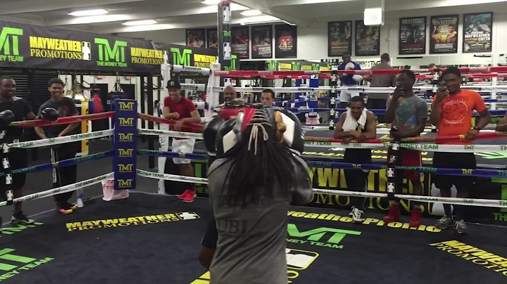 Claressa Shields vs Shawn Simpson 2015 mayweather ...