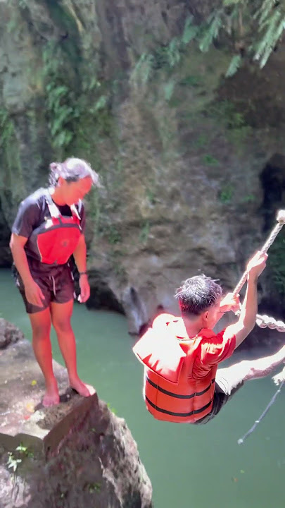 “Pacu Adrenalinmu! Kombinasi Body Rafting dan Tarzan Swing di Batu Lumpang”