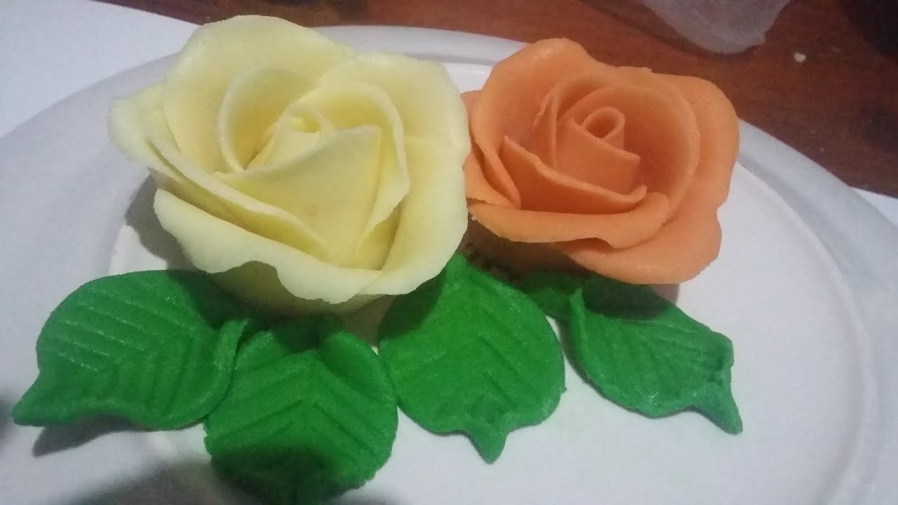 Rosas de pasta de leite pó para decoração