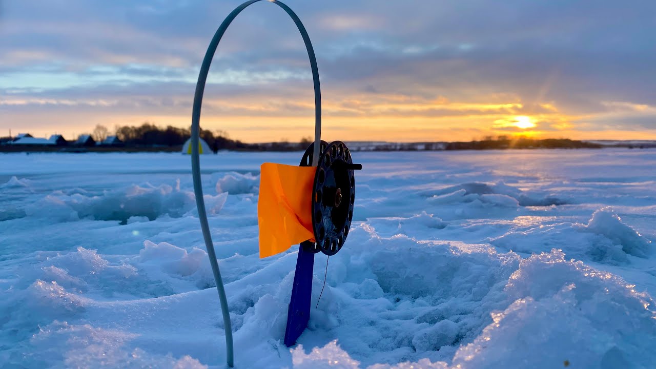 Оставил жерлицы на ночь, а утром меня ждал улов. Зимняя рыбалка. 16 февраля 2026год.