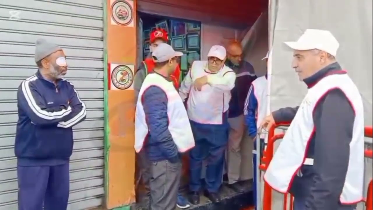 جمعية النصر لتضامن ملاكي ومكتري وساءقي سيارات الأجرة والنقل تطعم الصائمين عبرة وجبات افطار جاهزة 