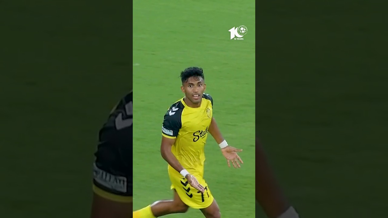 Can't get any closer than this! 🤯 | 