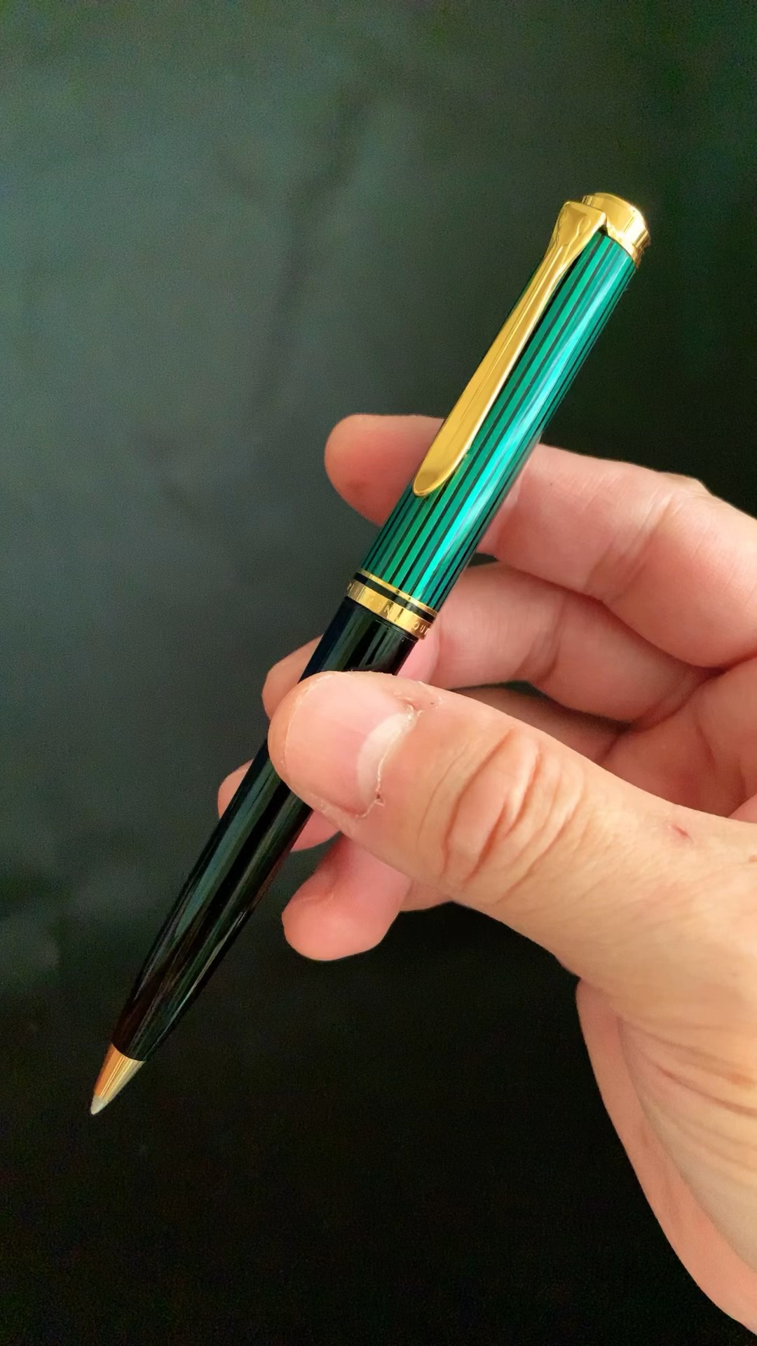 Amazon.co.jp: Pelikan ペリカン ボールペン 水性 緑縞 R400