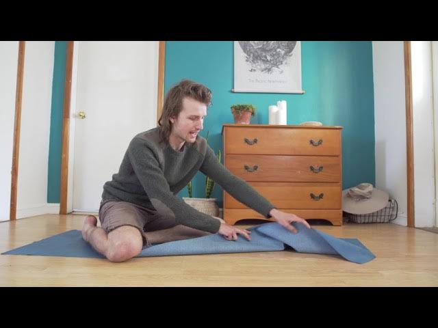 Manduka eKO Lite Mat Review #yoga #yogaforbeginners #yogamat 