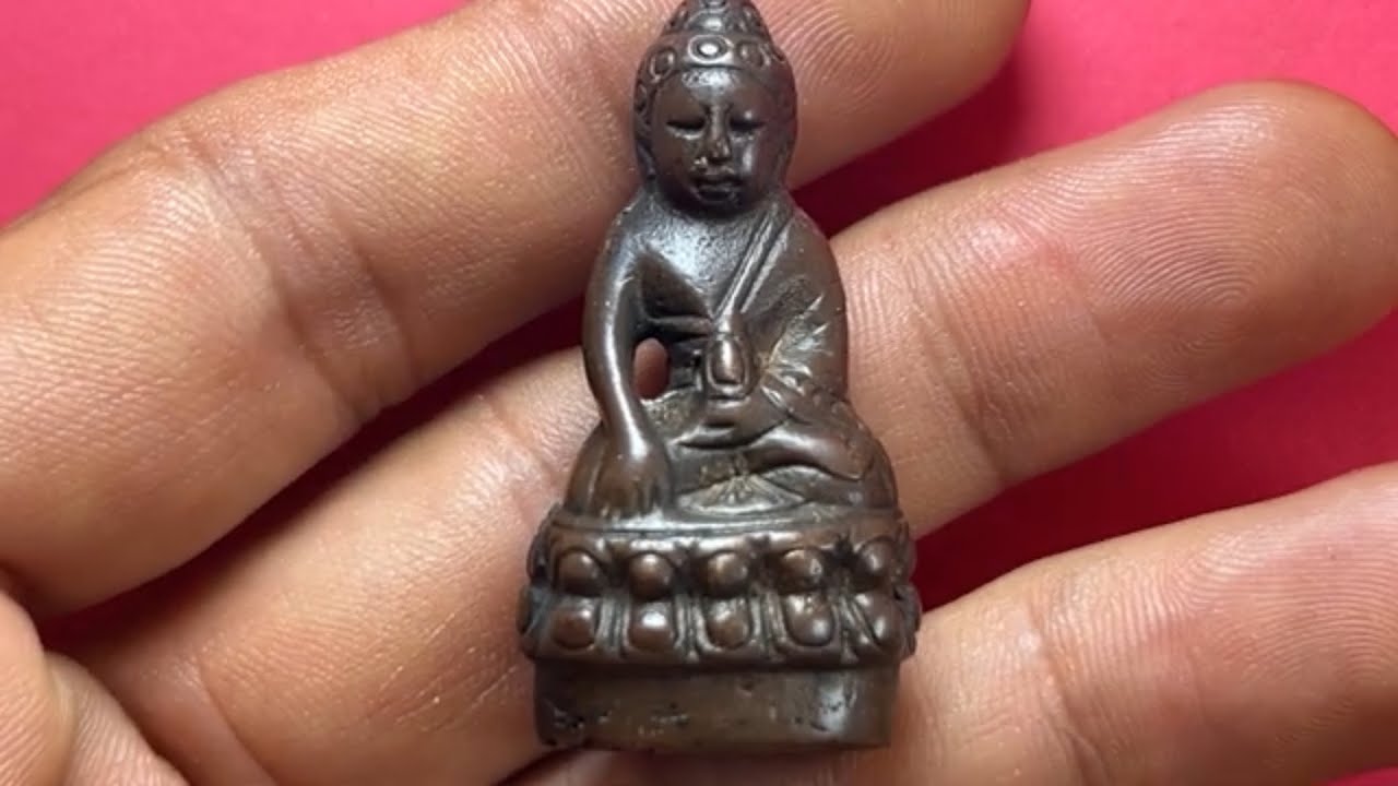 ศึกษาพระกริ่งปวเรศยุคต้นปี2394พิมพ์สมบูรณ์พูนสุขเนื้อสัมฤทธิ์ ￼ หล่อโบราณ ￼