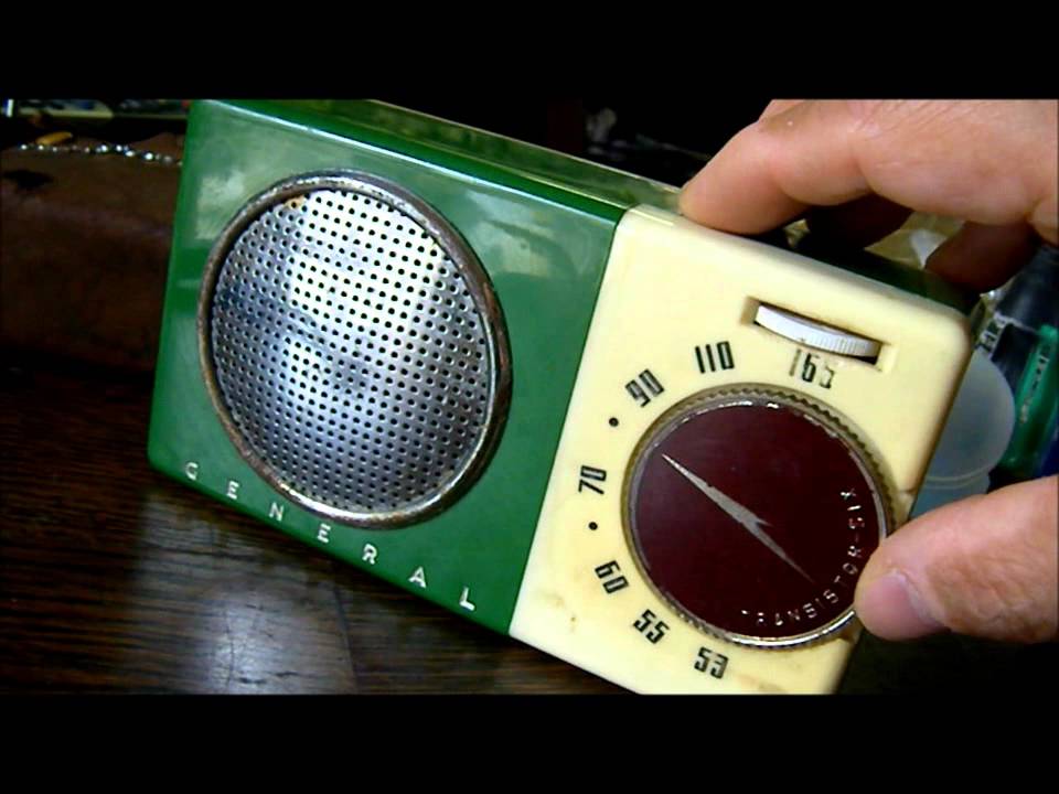 修理中の古いGeneral製トランジスタラジオ 6G630 - YouTube