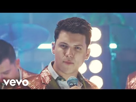 La Arrolladora Banda El Limón De René Camacho - Entre Beso Y Beso