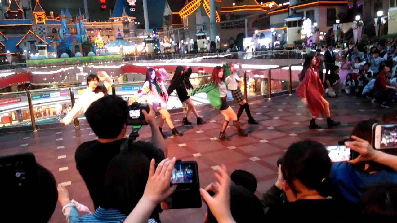 롯대월드에서 여자친구 봤어요!