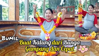 Bumil buat Kalungan Bunga dari Kamboja dan Gemitir gampang banget